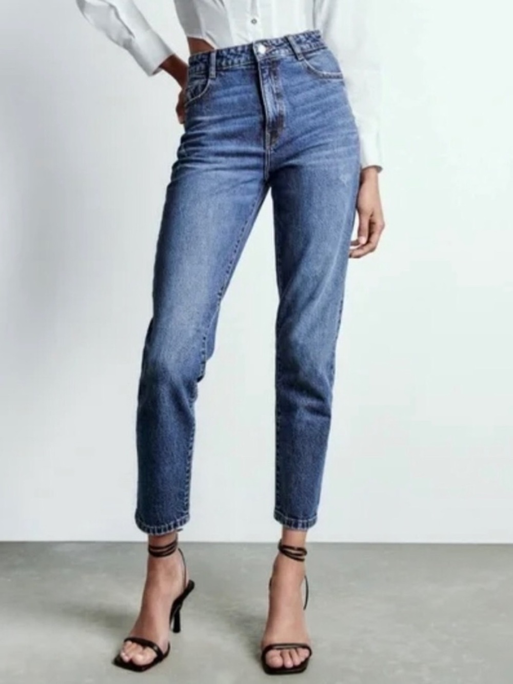 Zara NWT Denim Mom Fit Jeans Size 6 High Rise Slim Leg Ankle Comfort